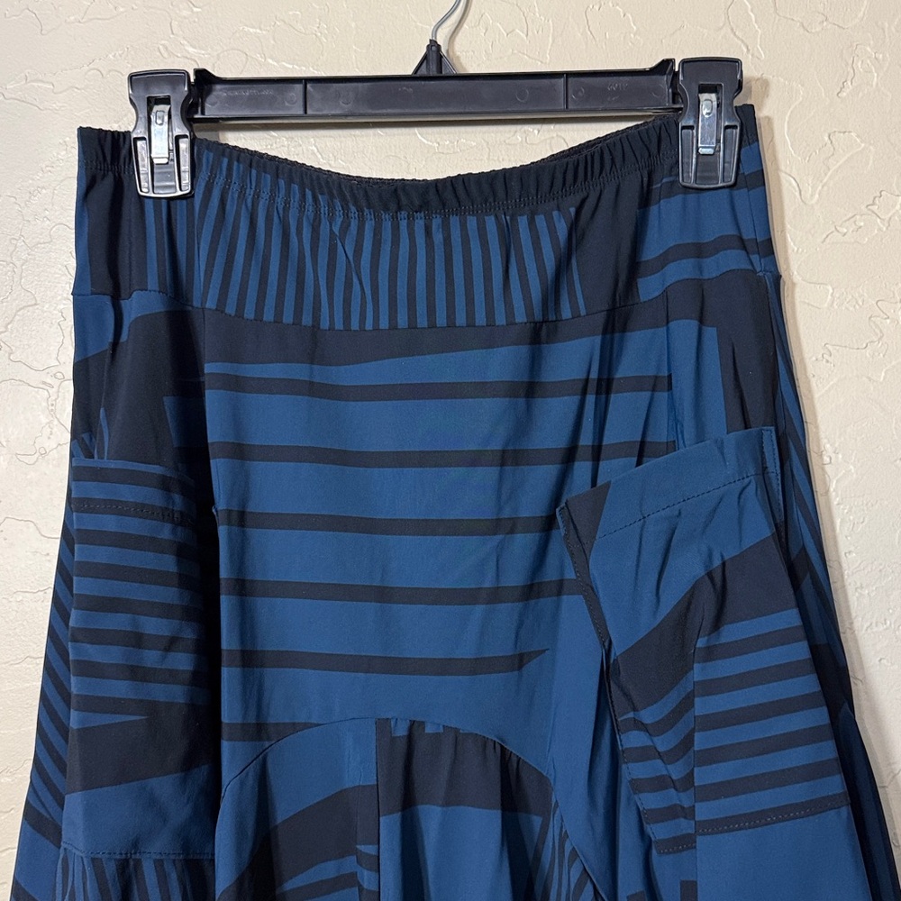 Porto San Fransisco lagenlook layered midi skirt blue and black abstract print - Picture 2 of 5